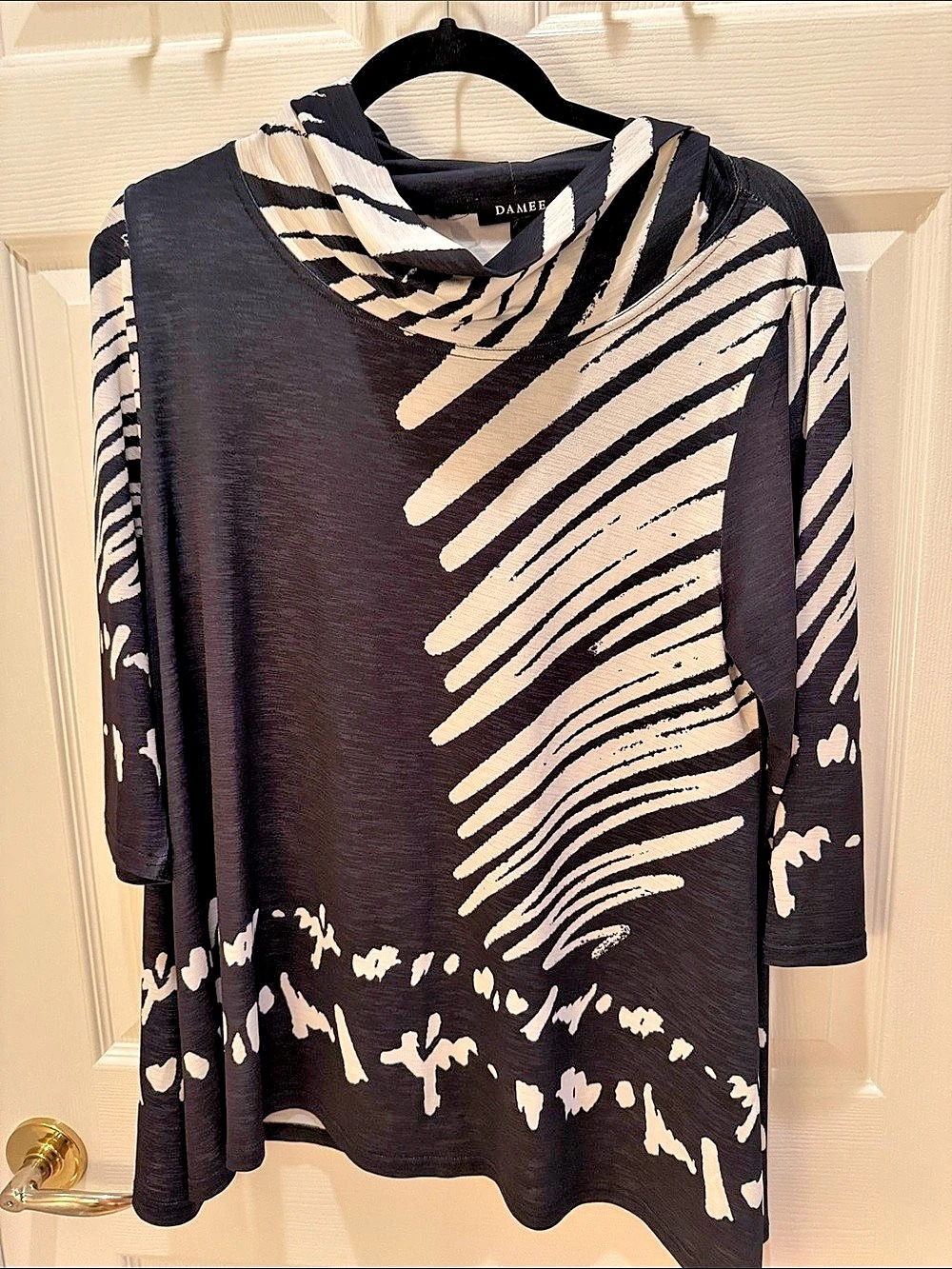 DAMEE Abstract Print Tunic Size Small Like New